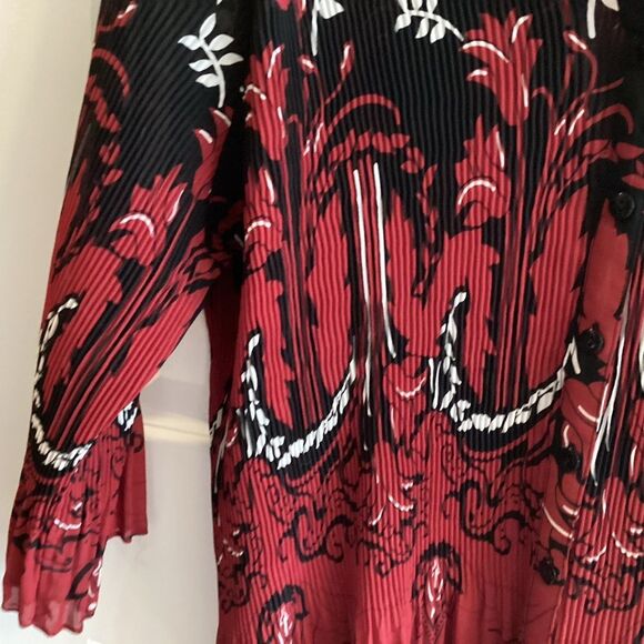 EUC Bon Worth Brand Black and Red Flora Crepe Blouse Size M - Picture 4 of 9